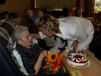 Slavily se 84. narozeniny paní Věry