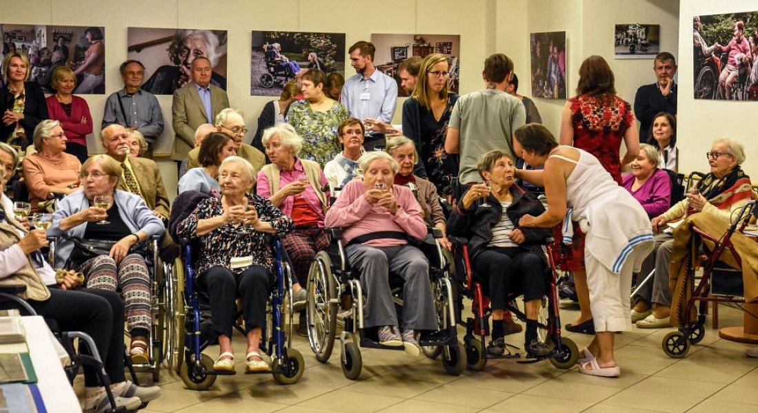 Vernisáž výstavy k 20. narozeninám Sue Ryder